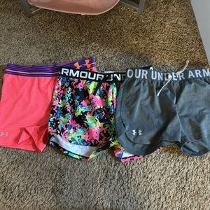 Bundle of youth size L under armor shorts, brand new condition